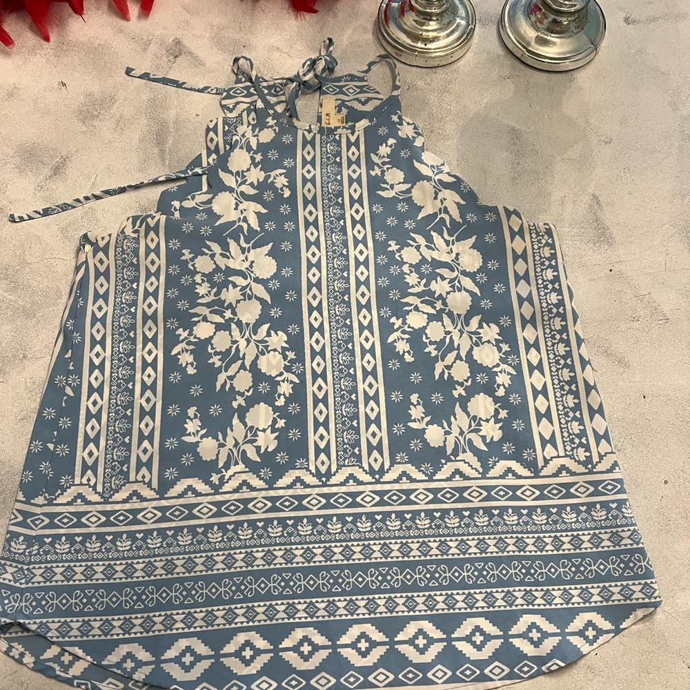 EM Halter Top M Great condition.